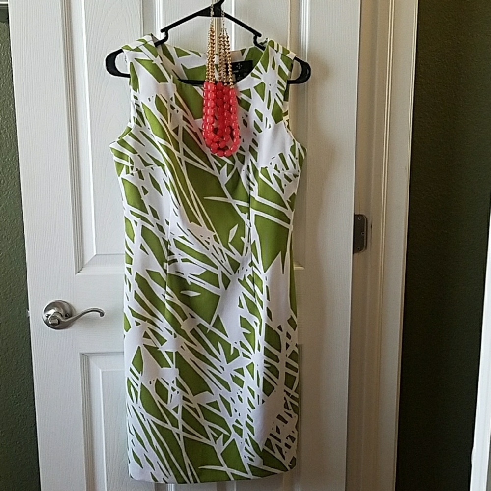 Dress - Picture 2 of 4